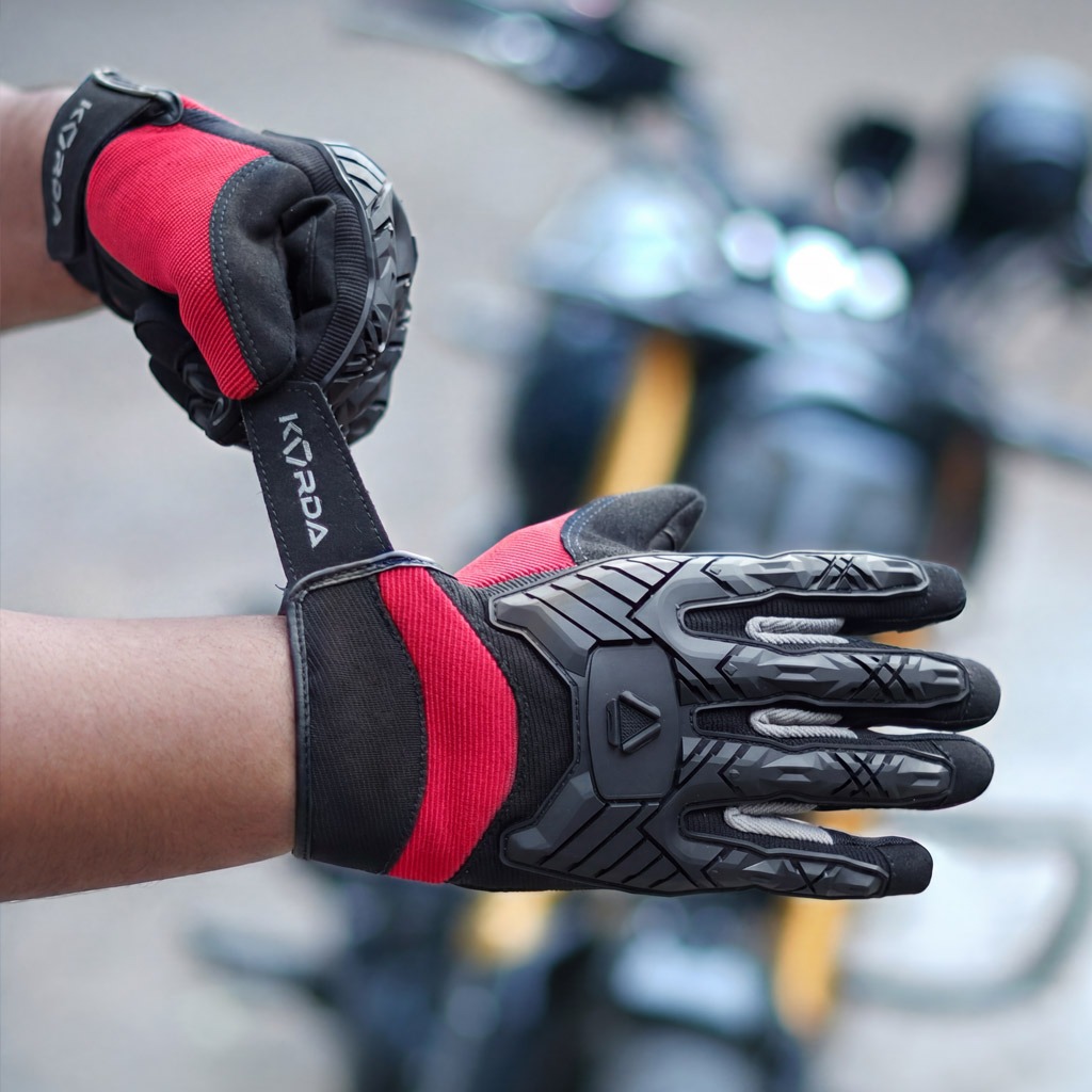 Korda Droid Riding Gloves wrist adjustment