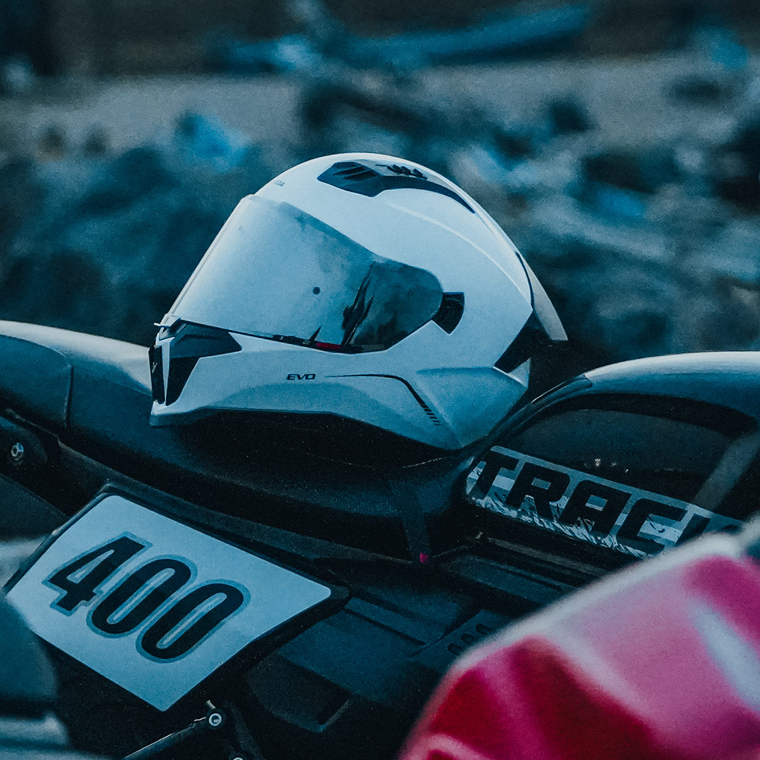 Korda Evo helmet solid white